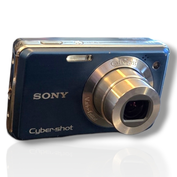 Sony Cyber-shot Blue Digital Camera Bundle - Picture 3 of 16